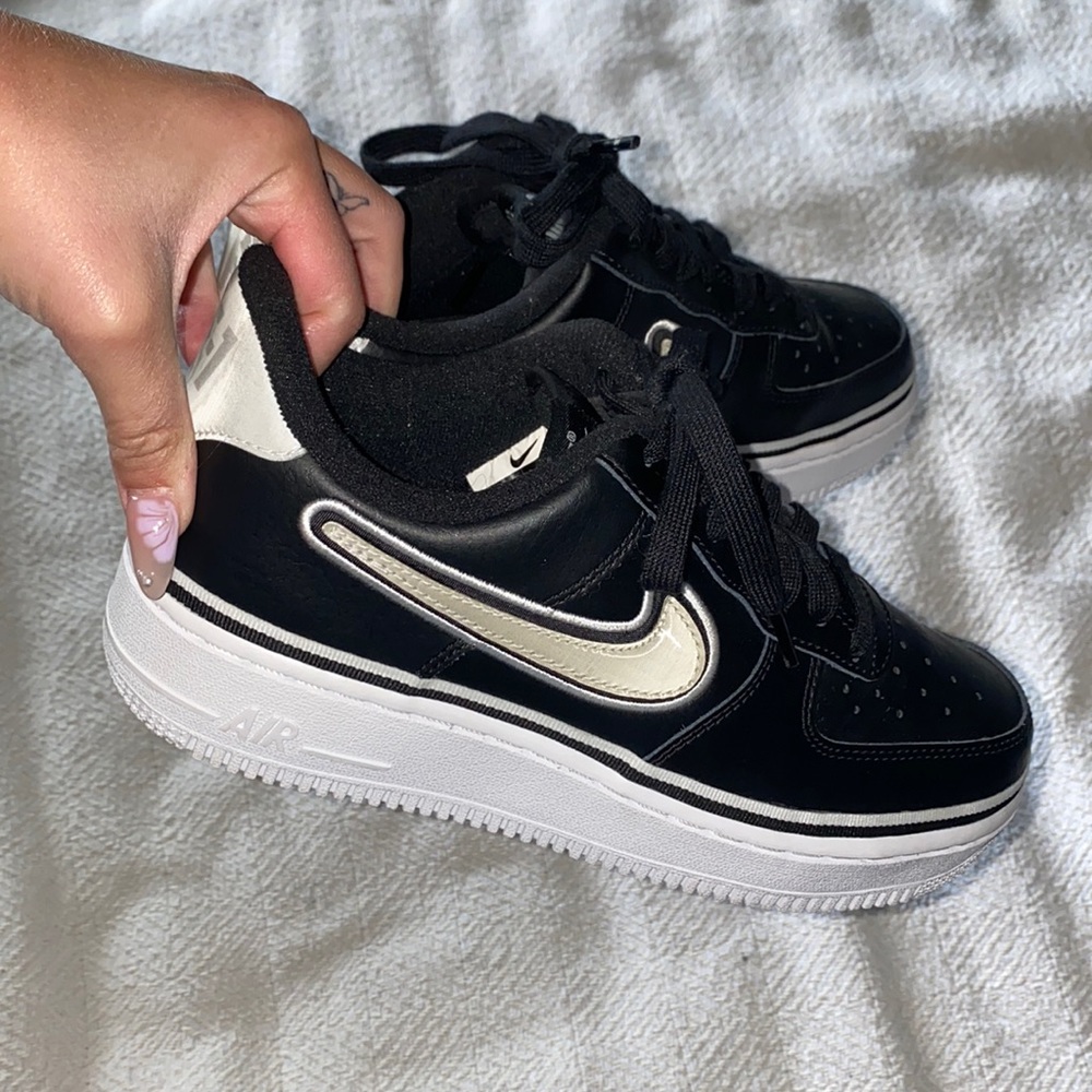 Black Nike Air Force 1’s